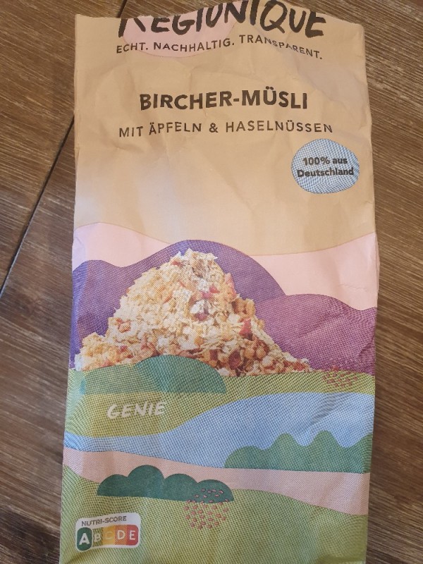 Bircher Müsli, Mit Äpfeln und Haselnüssen von DajaPue | Hochgeladen von: DajaPue