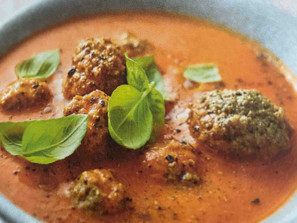 Paprika Tomaten Suppe mit hackbällchen von kimaline | Hochgeladen von: kimaline