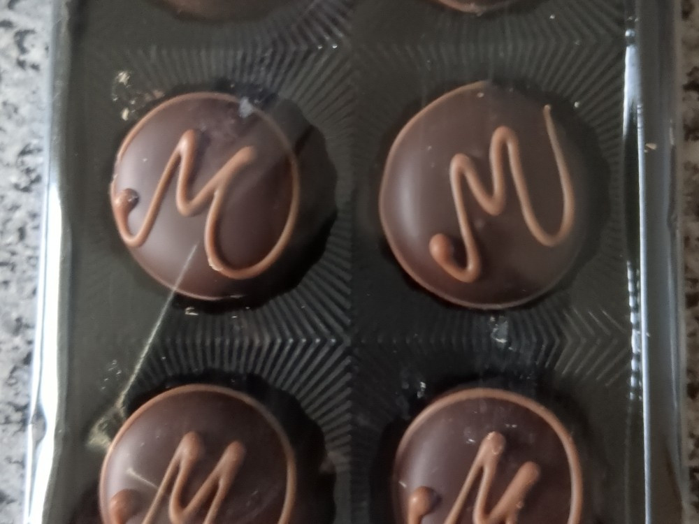 Marzipan puristique, dunkel Praline von Mählle | Hochgeladen von: Mählle