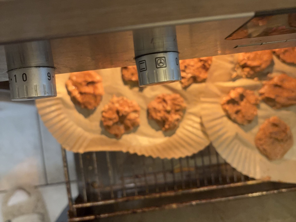 Hochgeladen von: Sharlie