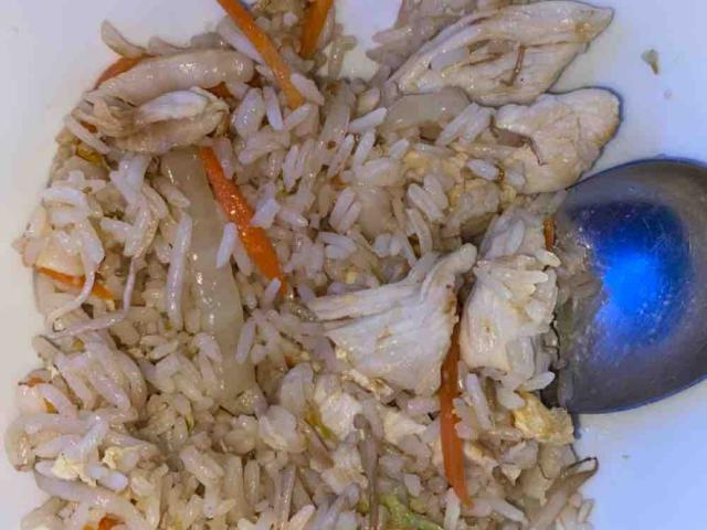 gebratener Reis mit Gemüse und Hühnerfleisch by Gabbo | Uploaded by: Gabbo