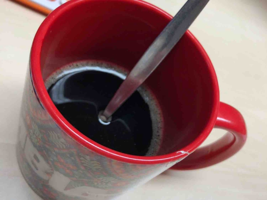 Kaffee, schwarz mit 1 Stück Würfelzucker von jungdigital | Hochgeladen von: jungdigital