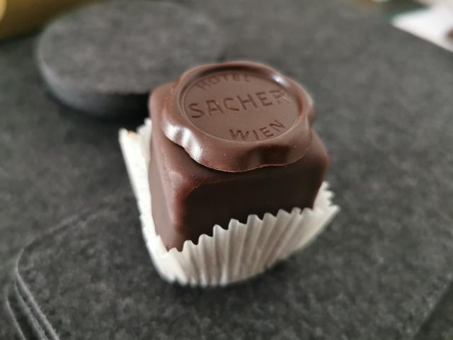 Original Sacher Würfel  von RejaCraven | Hochgeladen von: RejaCraven