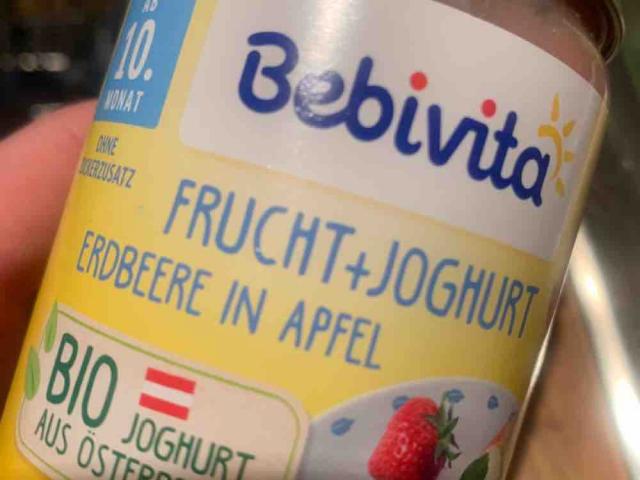 Frucht + Joghurt Erdbeere in Apfel von janincheen | Uploaded by: janincheen