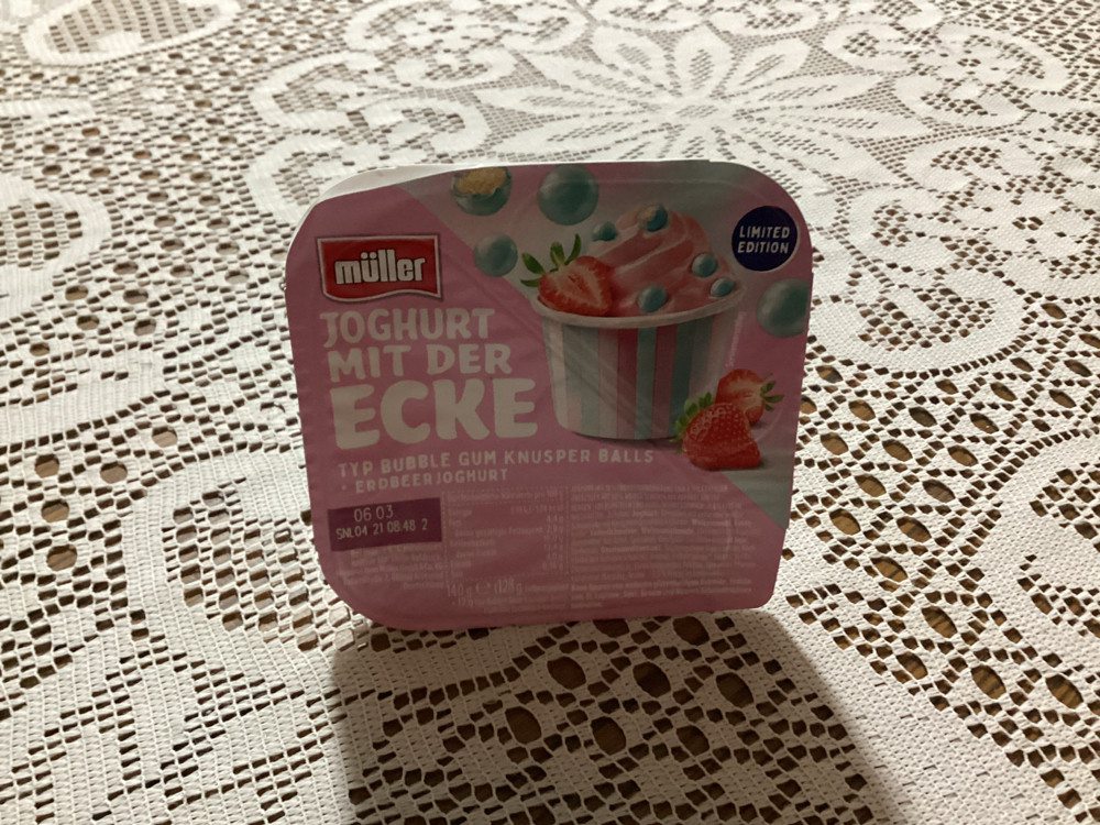 Joghurt mit der Ecke, Erdbeer á la Pannacotta mit Schokos | Hochgeladen von: MariaK Joghurt mit der Ecke, Erdbeer á la Pannacotta mit Schokos | Hochgeladen von: MariaK
