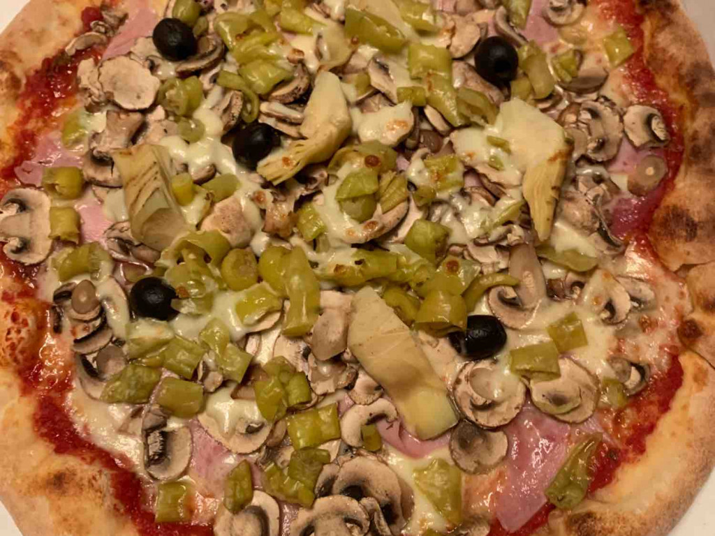 Pizza, Italiener (Durchschnitt) von ErikaKlingshirn | Hochgeladen von: ErikaKlingshirn
