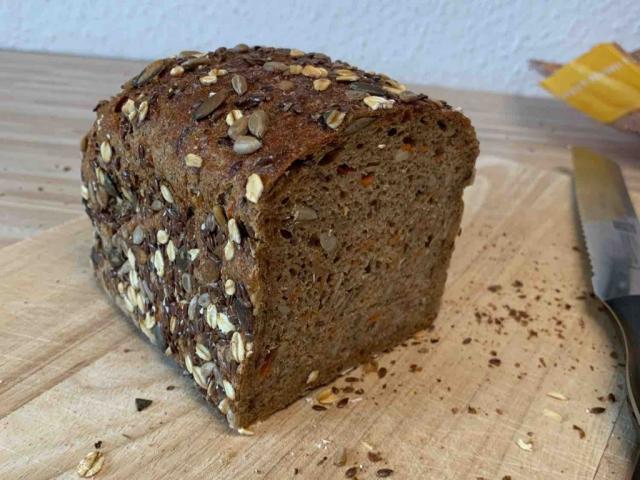 Kraft Ballast Brot von CookieMEd | Hochgeladen von: CookieMEd