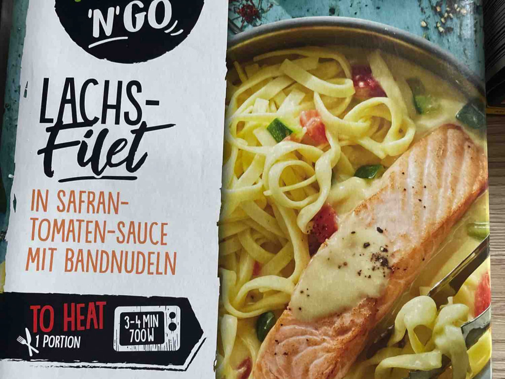 Lachs Filet Fertiggericht, in Safran Tomaten Sauce mit Bandnudel | Hochgeladen von: MelanieDiedrich