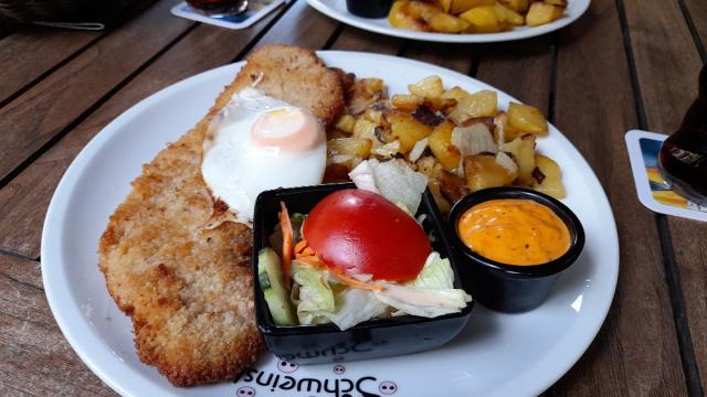 Hamburger Schnitzel, mit Bratkartoffeln von Bianca83 | Hochgeladen von: Bianca83