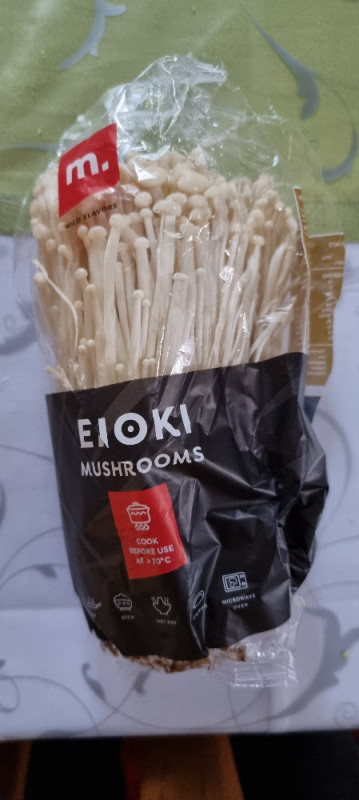 Enoki Mushrooms von Emaievus | Hochgeladen von: Emaievus