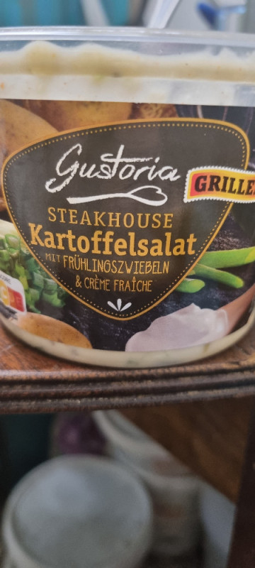 Steakhouse Kartoffelsalat, mit Frühlingszwiebeln und Creme Fraic | Hochgeladen von: chubbysucci