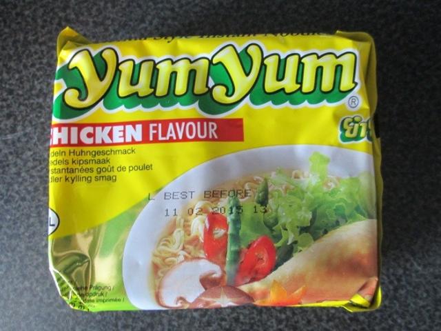YumYum Instant Nudelsuppe, Chicken Flavour | Hochgeladen von: CaroHayd