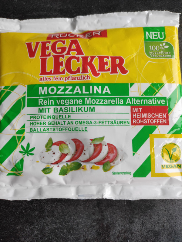 Mozzalina mit Basilikum, vegan von WaltraudK | Hochgeladen von: WaltraudK