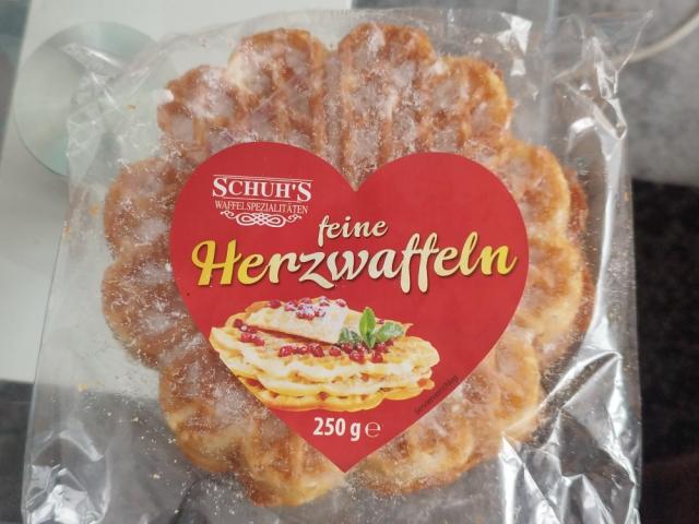 Hochgeladen von: Angy95