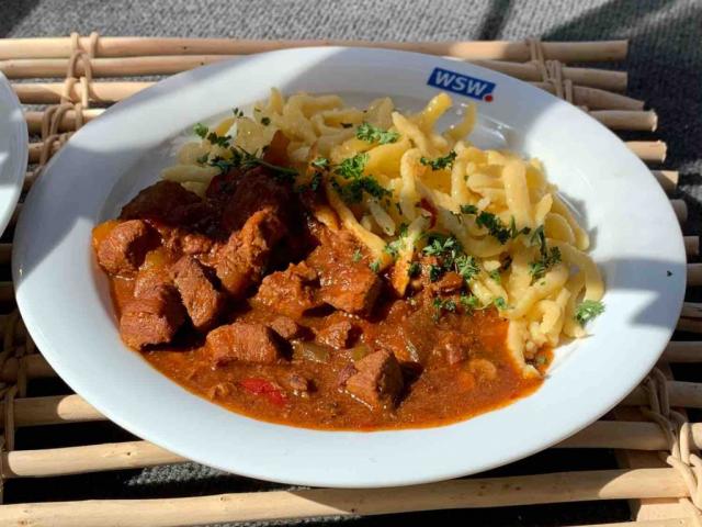 „Schweinegulasch“, Paprika, Zwiebeln, Spätzle von MarkusM | Hochgeladen von: MarkusM