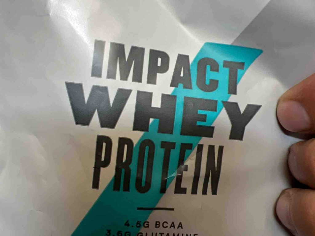 Impact Whey Protein Chocolate Banana, mit Wasser von iDeLo | Hochgeladen von: iDeLo