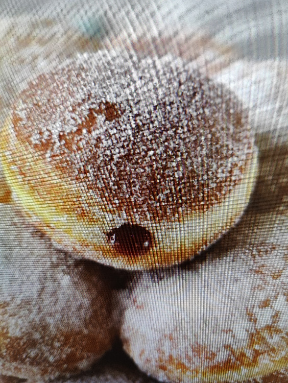 Kreppel / Berliner Bäckerei Schröer , mit Johannisbeer-Himbeer F | Hochgeladen von: sen73