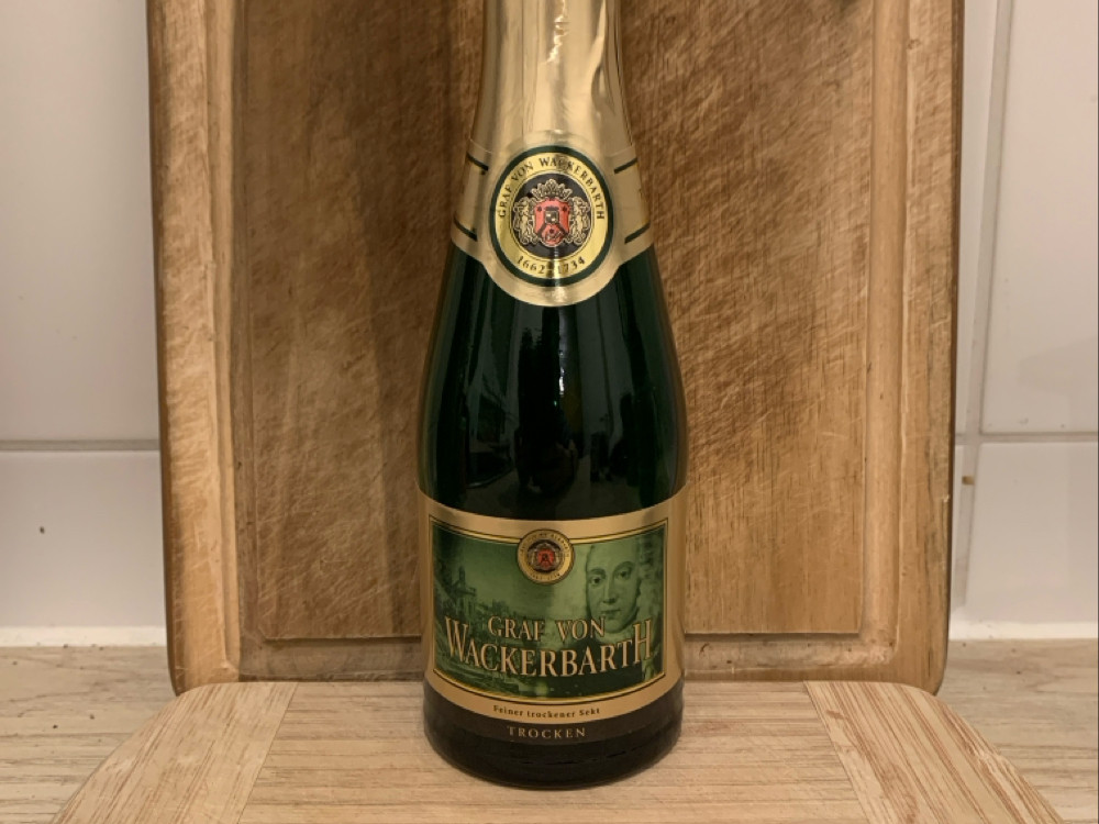 Sekt Graf von Wackerbarth, Trocken 11,0 % von cellostudio | Hochgeladen von: cellostudio Sekt Graf von Wackerbarth, Trocken 11,0 % von cellostudio | Hochgeladen von: cellostudio