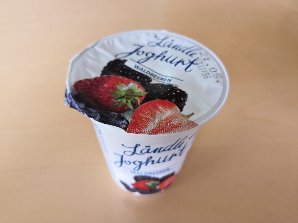 Waldbeeren-Joghurt, aus Milch (3.2% Fett), mit Waldbeeren von Be | Hochgeladen von: Benny02