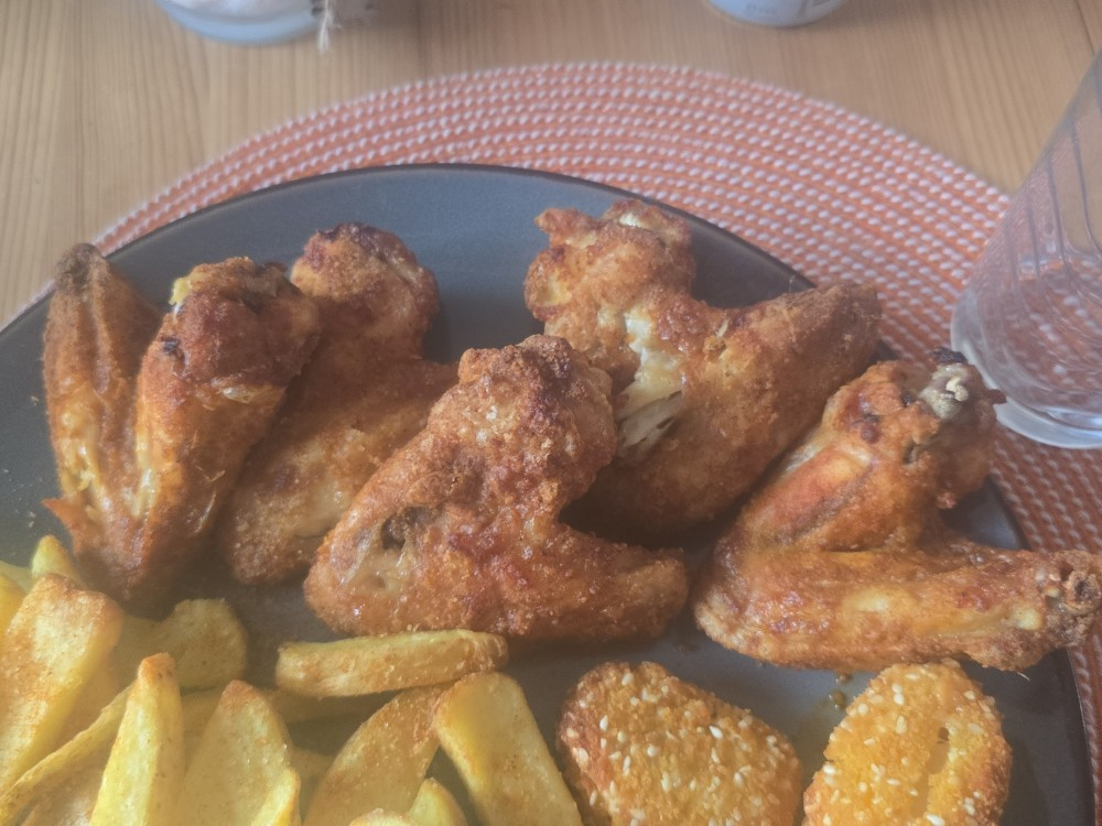 Hänchenflügel, Fleisch von Yoshua B | Hochgeladen von: Yoshua B Hänchenflügel, Fleisch von Yoshua B | Hochgeladen von: Yoshua B
