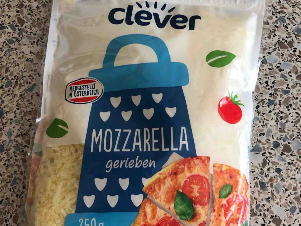 Mozzarella gerieben von MAGWAGN | Hochgeladen von: MAGWAGN