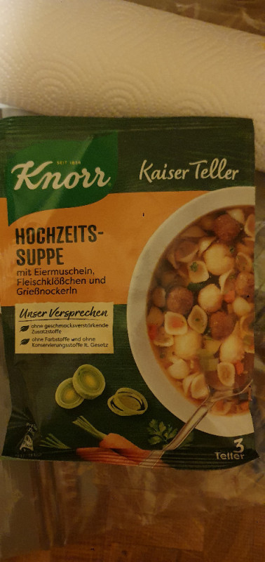 Hochzeitssuppe, mit Eiermuscheln, Fleischklößchen und Griesnocke | Hochgeladen von: zo3chan