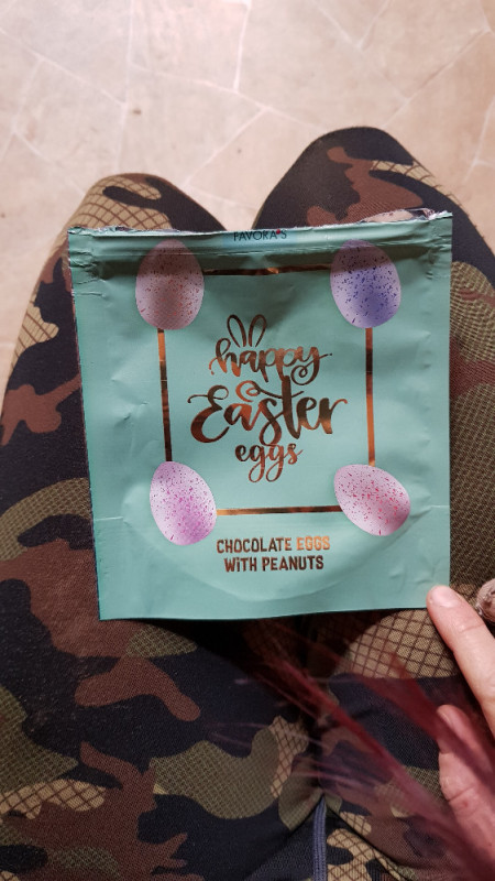 Happy Easter Eggs, chocolate eggs with peanuts von samako | Hochgeladen von: samako