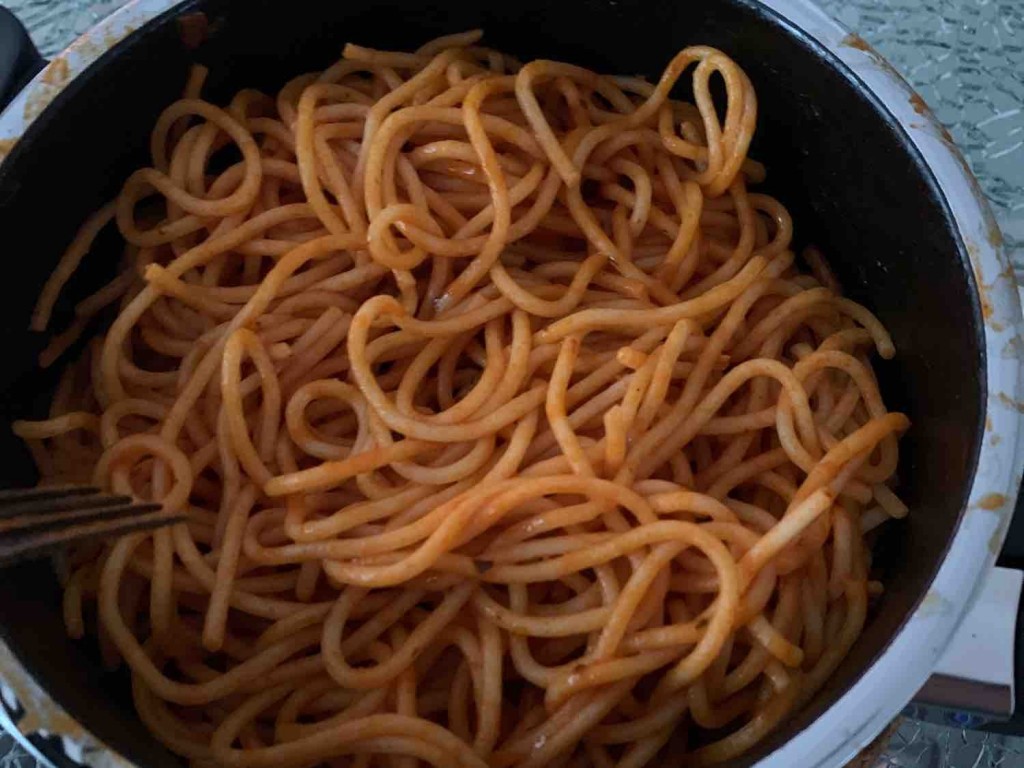 Spaghetti in Tomaten-Sahne-Sauce von omadani53 | Hochgeladen von: omadani53