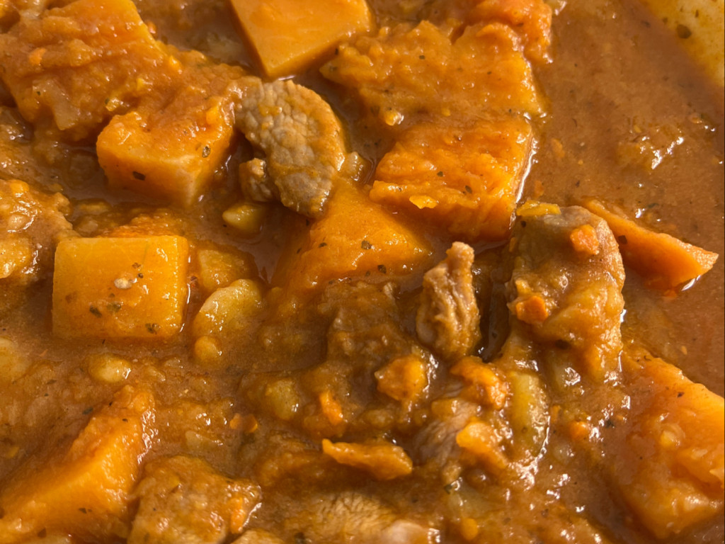 Kürbisgulasch mit Huhn, Thermomix von auroranuklearis | Hochgeladen von: auroranuklearis Kürbisgulasch mit Huhn, Thermomix von auroranuklearis | Hochgeladen von: auroranuklearis