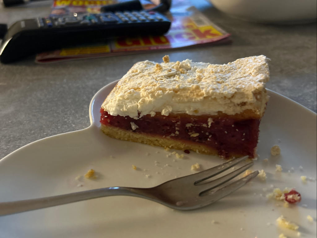 Kuchen, Rharbarber mit Baiserhaube von annemariepankatzschur | Hochgeladen von: annemariepankatzschur