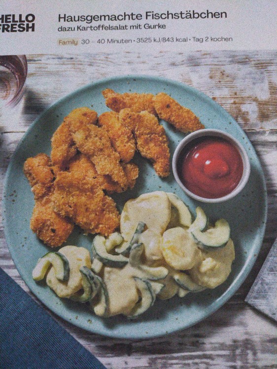 Hausgemachte Fischstäbchen, dazu Kartoffelsalat mit Gurke von Mi | Hochgeladen von: Minke1975