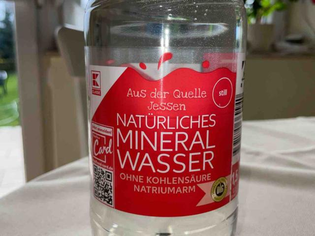 natürliches Mineralwasser, ohne Kohlensäure natriumarm von Elli  | Hochgeladen von: Elli Girl