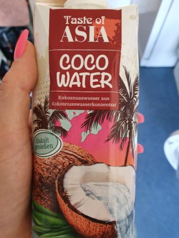 Coco Water, Kokosnuss von JENNY LUNI | Hochgeladen von: JENNY LUNI