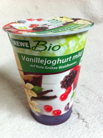 Vanillejoghurt mild auf Rote Grütze Waldbee, Rote Gr&uu | Hochgeladen von: puella