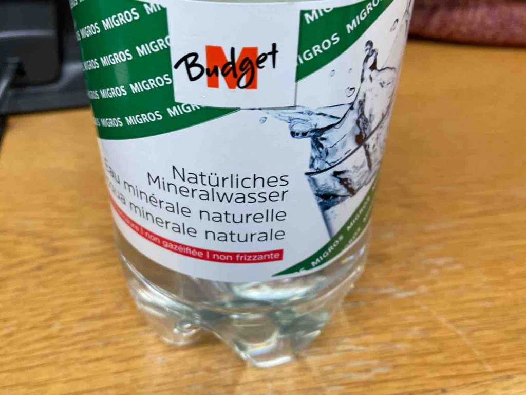 Natürliches Mineralwasser, ohne Kohlensäure von BuLiiii | Hochgeladen von: BuLiiii