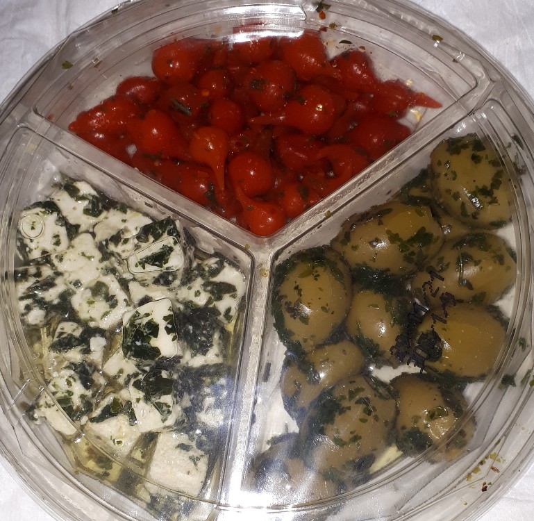 Antipasti Gourmet, Pepper Drops, Oliven, Hirtenkäse von Enomis62 | Hochgeladen von: Enomis62