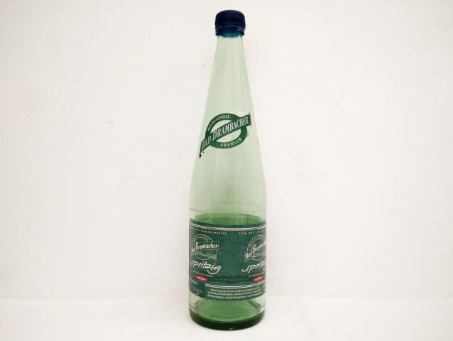 Spritzig mit Kohlensäure versetzt (MW-Gourmet 0,15€ Pfand) | Hochgeladen von: micha66/Akens-Flaschenking Spritzig mit Kohlensäure versetzt (MW-Gourmet 0,15€ Pfand) | Hochgeladen von: micha66/Akens-Flaschenking