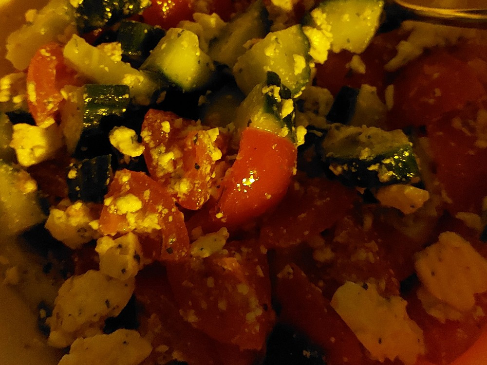 Tomaten-Gurken-Salat mit Hirtenkäse, selbstgemachte von Bad-D | Hochgeladen von: Bad-D Tomaten-Gurken-Salat mit Hirtenkäse, selbstgemachte von Bad-D | Hochgeladen von: Bad-D