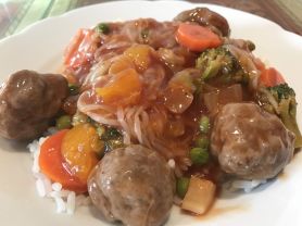 Fleischbällchen süß-sauer mit Mandarinen, Gemüse und Reis  | Hochgeladen von: Thelen.Delia