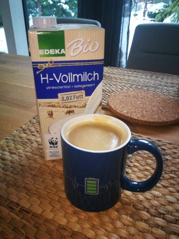 Kaffee (300ml), mit 3,8% Milch (60ml) von Dako | Hochgeladen von: Dako