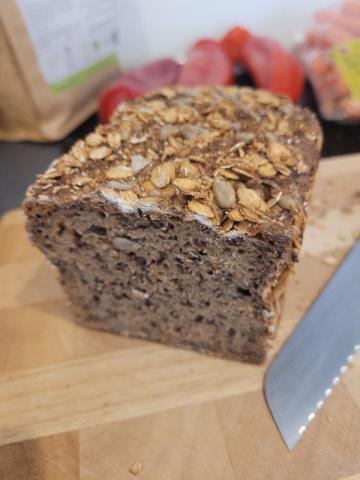 Bio-Einkorn-Leinsamenbrot von borntobechild | Hochgeladen von: borntobechild