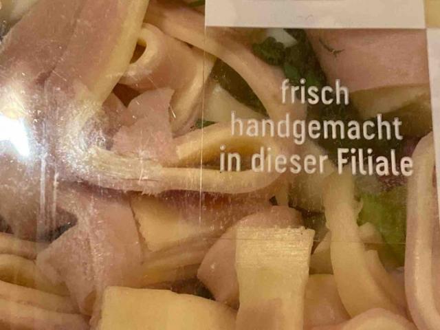Salat mit Käse und Schinken by EmlerRo | Uploaded by: EmlerRo