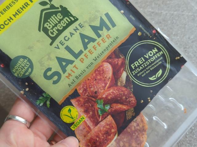 Vegane Salami, mit Pfeffer von Chroes | Hochgeladen von: Chroes Vegane Salami, mit Pfeffer von Chroes | Hochgeladen von: Chroes