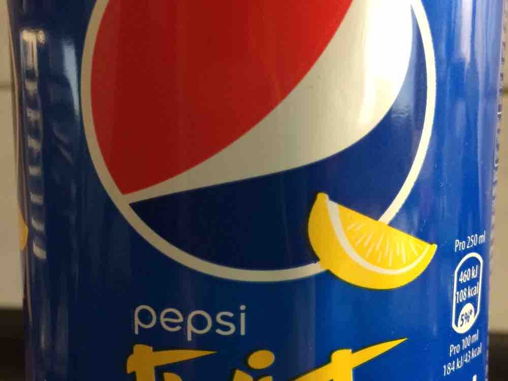 Pepsi Twist, Cola-Zitrone von suessekassiopeia | Hochgeladen von: suessekassiopeia
