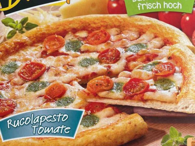 Ofenfrische Pizza Tomate Rucolapesto von Jetfighter | Hochgeladen von: Jetfighter