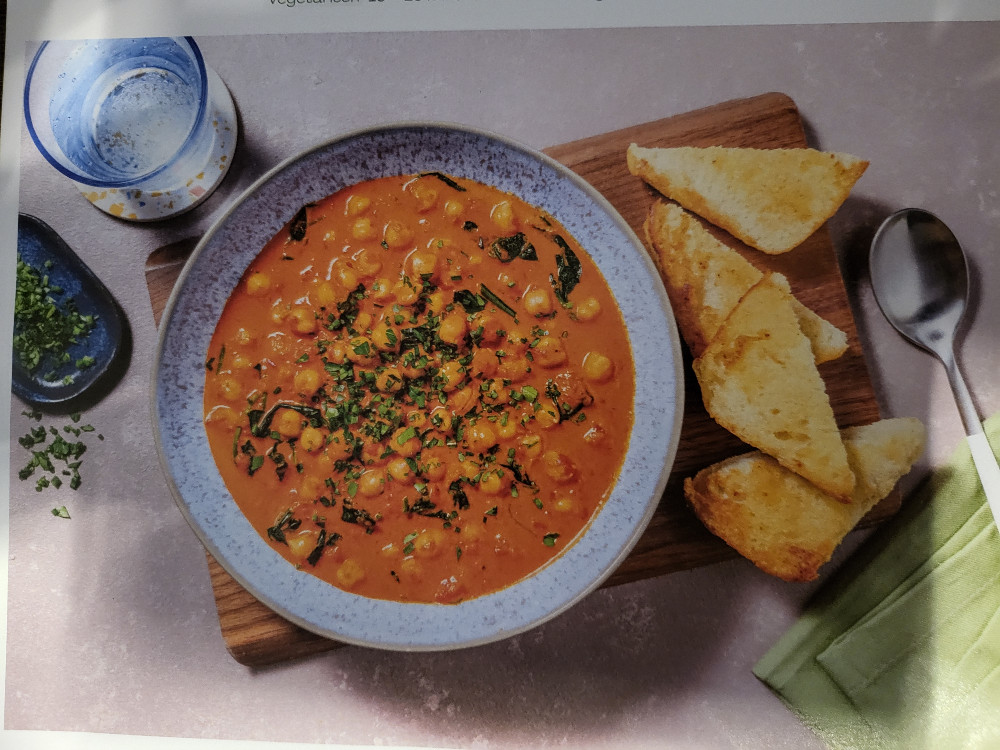 Geröstete Paprika-Suppe, mit Kichererbsen und Knoblauch-Ciabatta | Hochgeladen von: Scorpalyzer