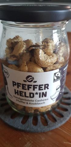 Pfeffer Held*in, Cashews  Pfeffer Knoblauch von Petrocelli69 | Hochgeladen von: Petrocelli69