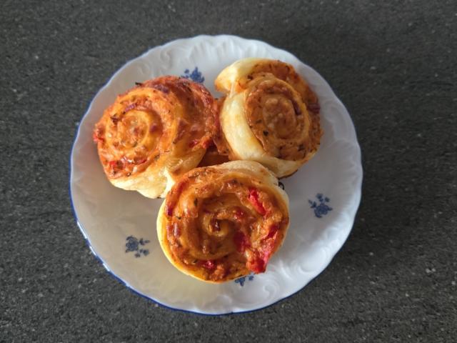 Hochgeladen von: LiSe_26 Hochgeladen von: LiSe_26