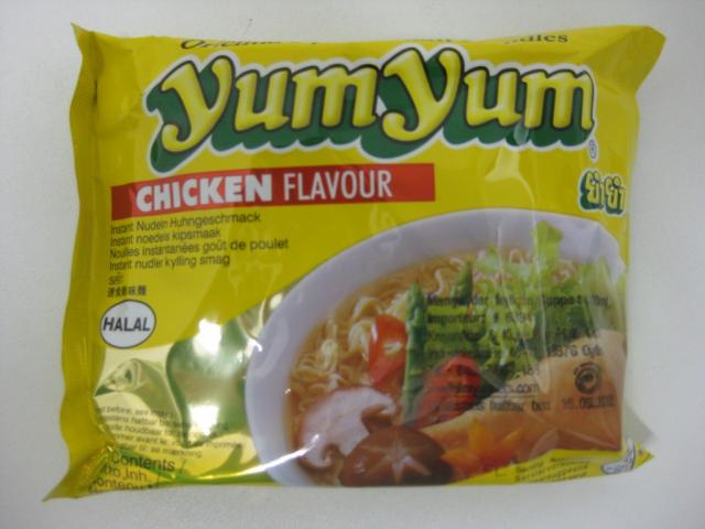 YumYum Instant Nudelsuppe, Chicken Flavour | Hochgeladen von: mr1569