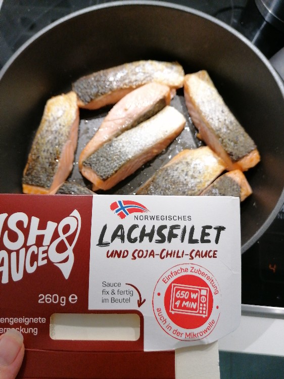 Fisch & Sauce Lachsfilet und Chili-Soja-Sauce von CatOfDarkn | Hochgeladen von: CatOfDarkness
